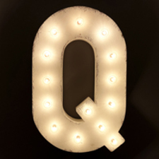 Q (21" Marquee)